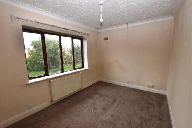 4 bed Detached for sale Image 8