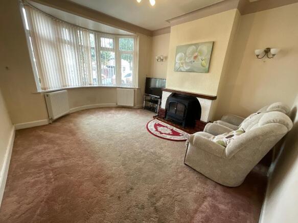 LIVING ROOM 14'5 x 11'9