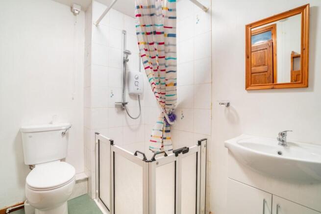 2 bed Town House for sale Image 11