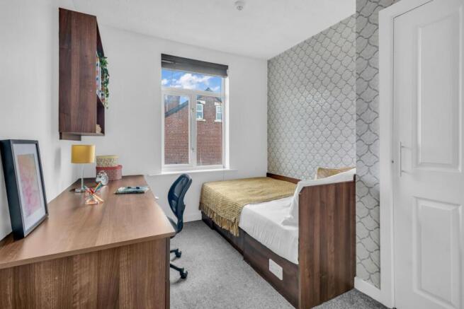 6 bed House to rent Image 8