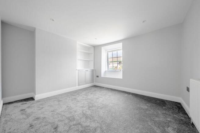 2 bed House to rent Image 9