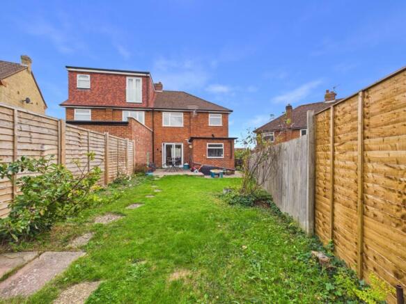 Hatters Lane, High Wycombe, Buckinghamshire, HP13 photo 3
