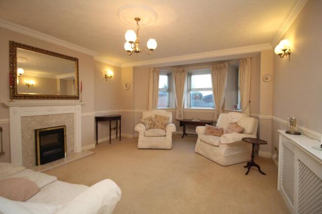 3 bed Apartment for sale Image 4