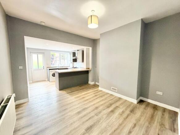 Dudley Road, Sale, Greater Manchester, M33 photo 3