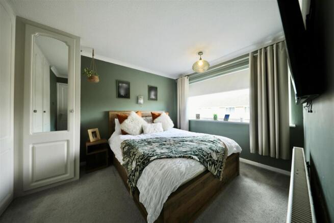 3 bed Semi-Detached for sale Image 4