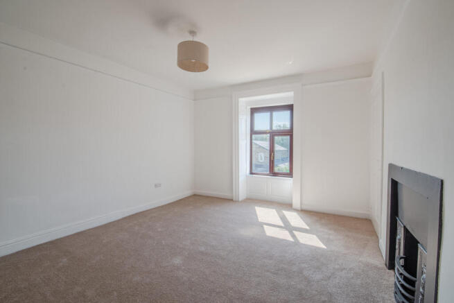 3 bed Terraced to rent Image 8