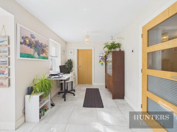 4 bed Detached for sale Image 8