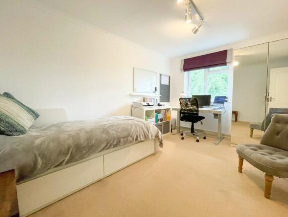 Bedroom 2 (Double)