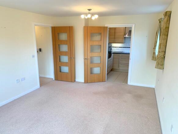2 bed Apartment for sale Image 5