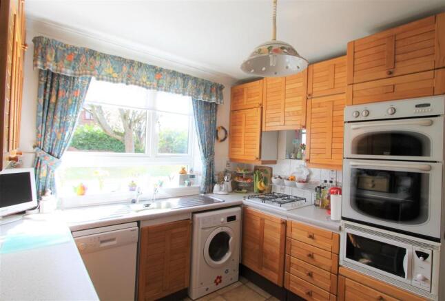Kitchen 1.jpg