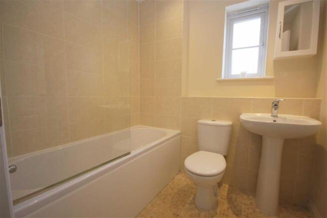 FAMILY BATHROOM / WC