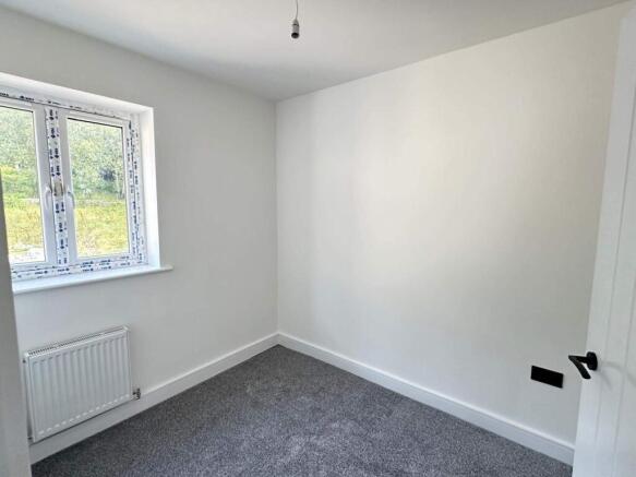 3 bed Terraced for sale Image 12