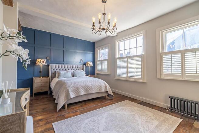 6 bed Town House for sale Image 12