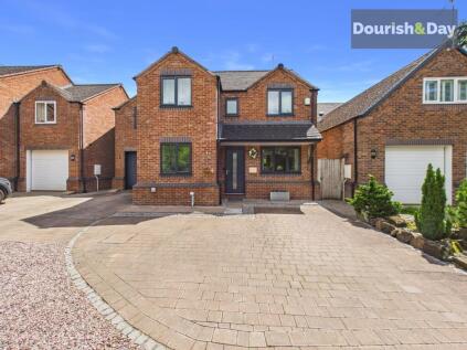 Oak Tree Gardens, Coppenhall, ST18