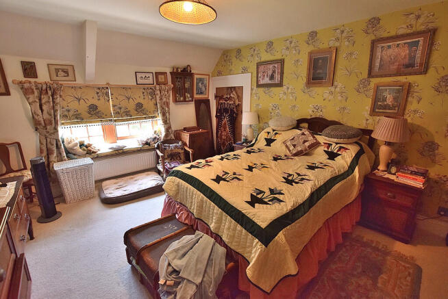 2 bed Cottage for sale Image 12