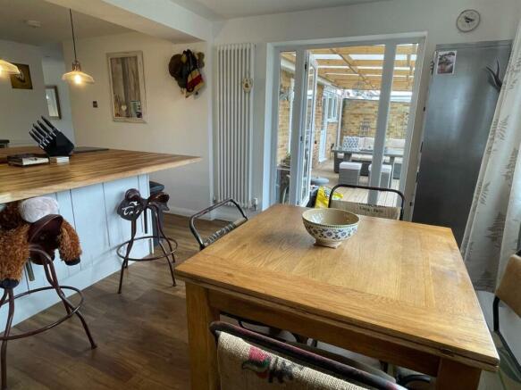 Kitchen5.jpg