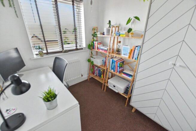 3 bed Town House for sale Image 9