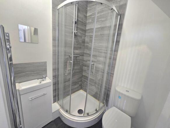 1 bed House Share to rent Image 4