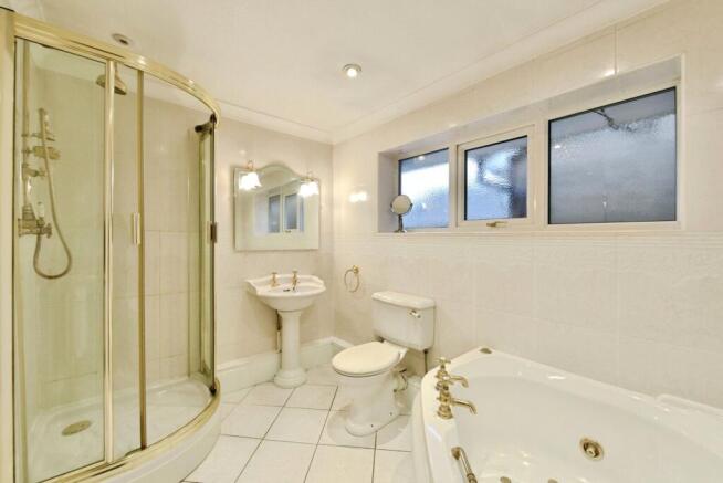 3 bed Bungalow for sale Image 9