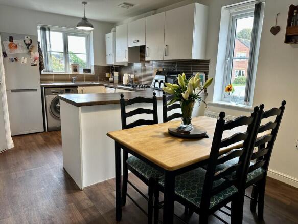 Fenton Close, Stainforth, Doncaster photo 4