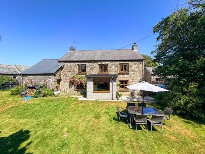 Farmhouse with Land, Sithney, Helston