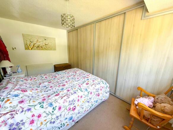 3 bed Semi-Detached for sale Image 8