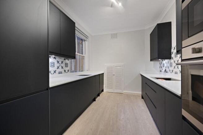 Auriol Mansions - Kitchen