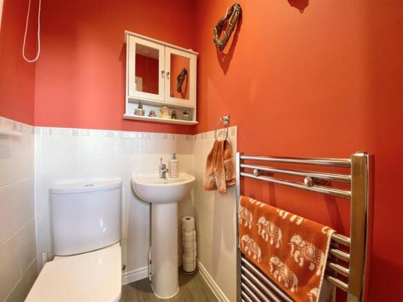 4 bed Detached for sale Image 10