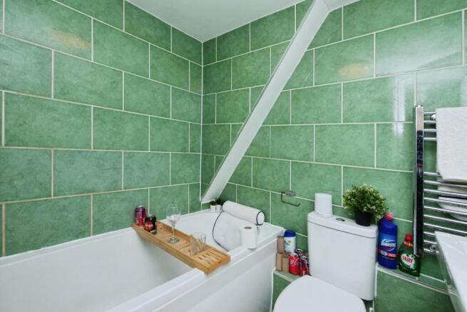 4 bed Terraced for sale Image 8