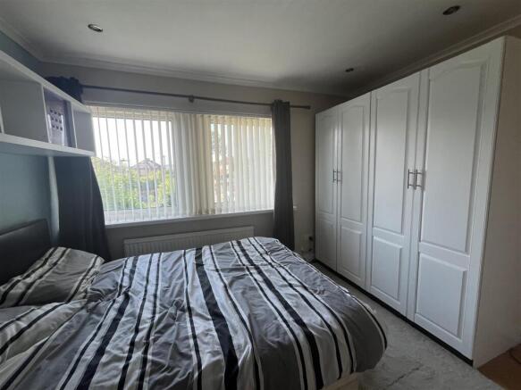 3 bed Semi-Detached for sale Image 11