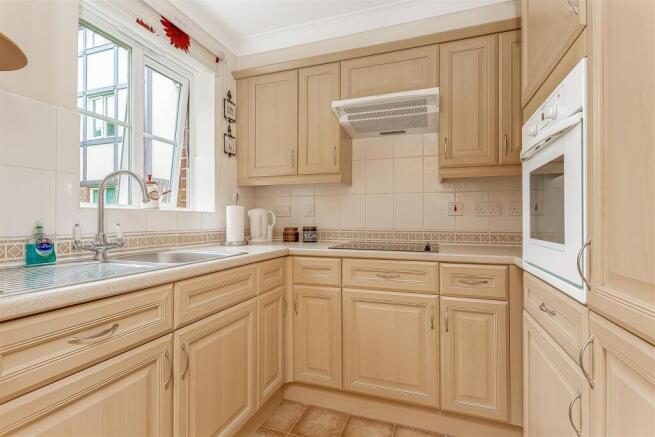 flat-pegasus-court-banstead-107.jpg