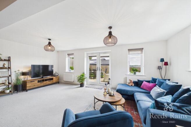 4 bed Detached for sale Image 12
