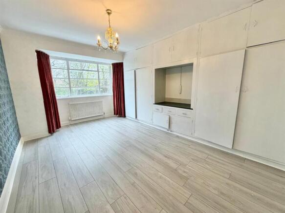 Davidson Frost-Wellings, DFW, Wychwood Avenue, Bed