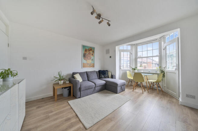 1348997-13-68b6e6...