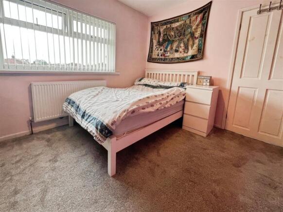 3 bed Semi-Detached for sale Image 10