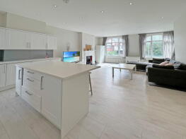 745a, Finchley Road, London NW11 8DL