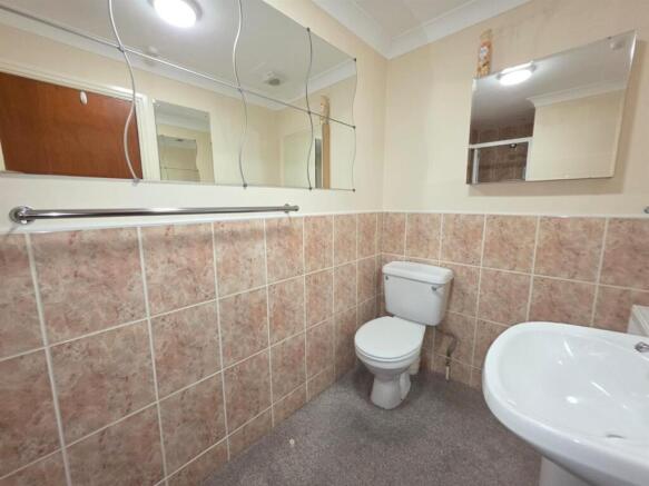 1 bed Flat to rent Image 12