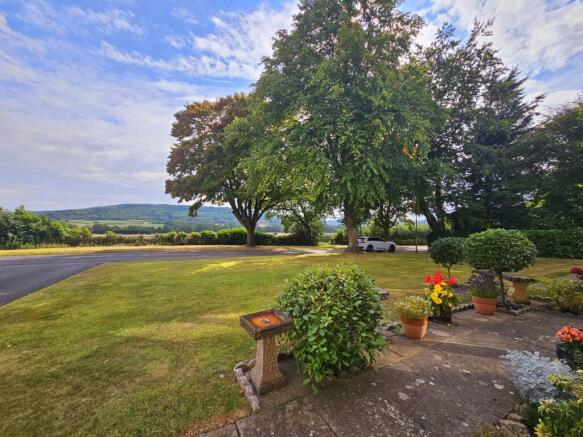 2 bed Flat for sale Image 8