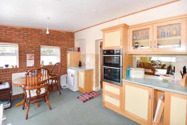 Kitchen/Breakfast Rm