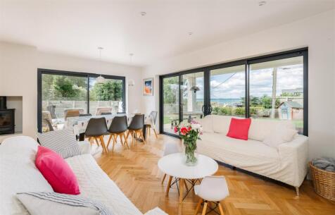 DETACHED MODERN HOME WITH SEA VIEWS - Lower Church Road, Cowes