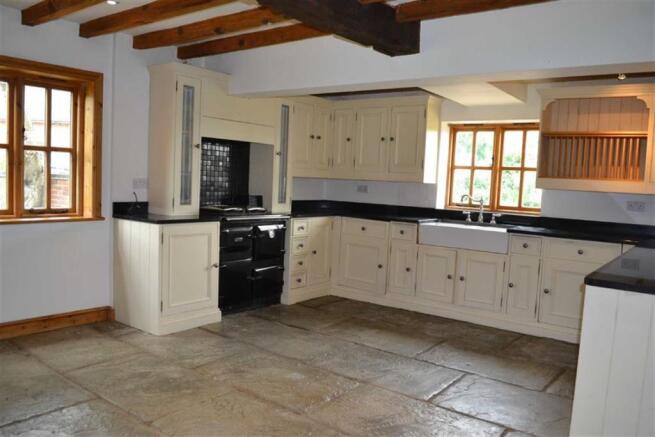 LIVING KITCHEN