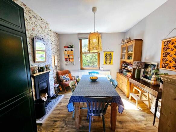 4 bed Semi-Detached for sale Image 9