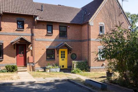Dairymans Walk, Guildford, Surrey, GU4