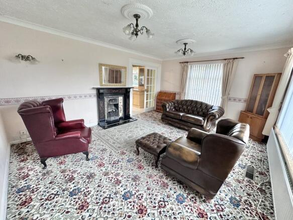 Open Plan Family Room/Dining Room
