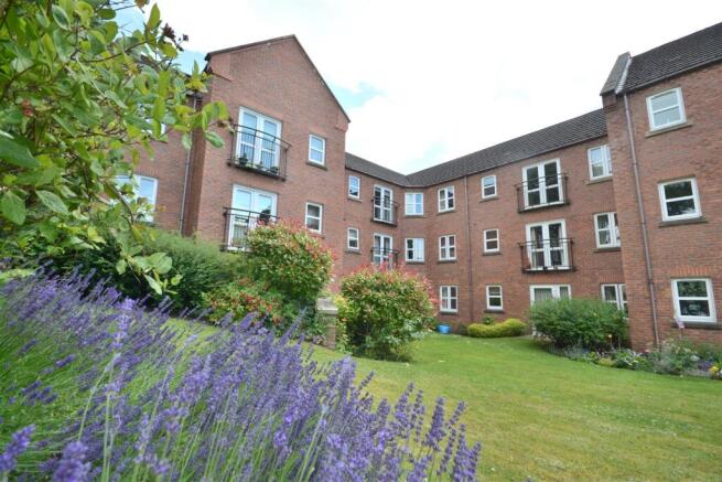 1 bed Retirement Property for sale Image 6