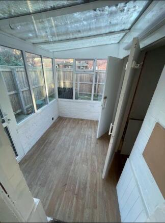 1 bed House Share to rent Image 5