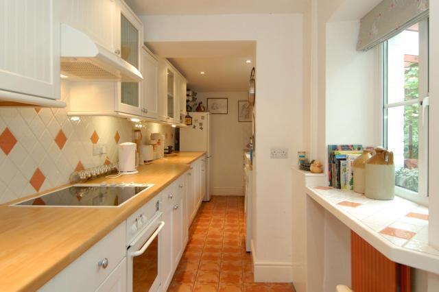 Well fitted kitchen