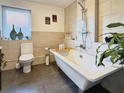 Min Y Don, Abergele, LL22