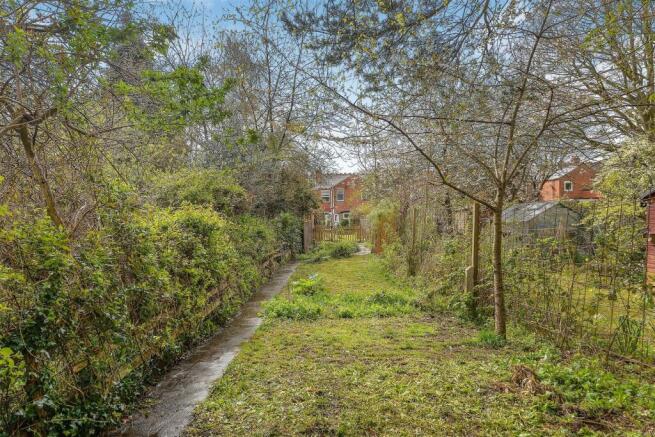 93 May Lane - gdn1.jpg