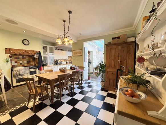 2 bed Terraced for sale Image 4